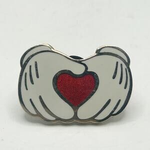 2002 Disneyland Mickey Mouse Gloves With Red Heart LOVE Disney Pin EUC